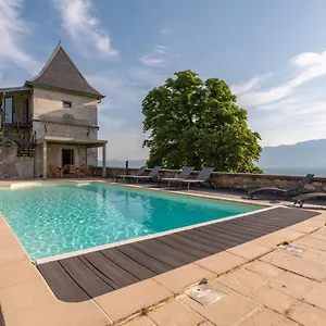 les-tours-carrees.hotels-rhonealpes.com/