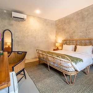 Little Boutique - 30m From Indonesia