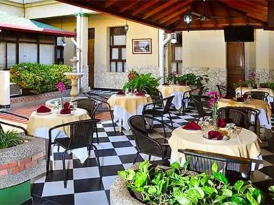 Hotel Bahia Blanca Santa Marta Frente Al Mar 2*, Санта-Марта Колумбия